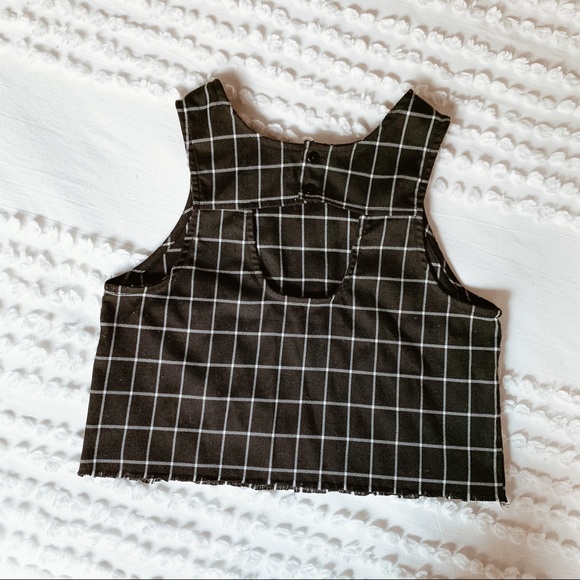 Crosshatch Fringe Crop Top - Picture 2 of 3